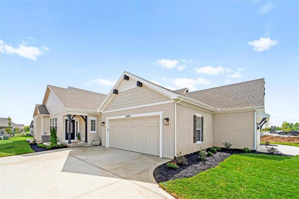 Lenexa, KS 66220,8215 Aurora ST