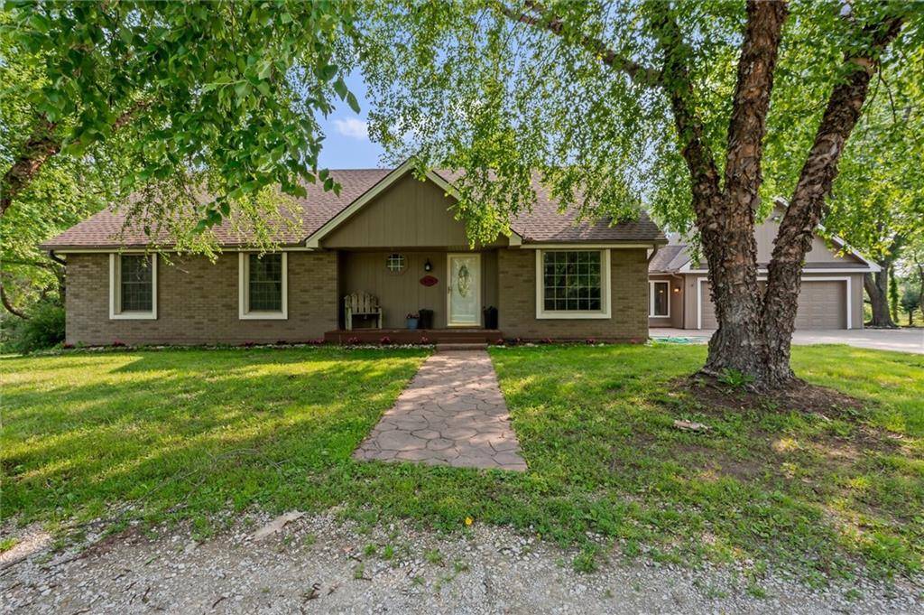 Lawson, MO 64062,6178 SE Tri County Line RD