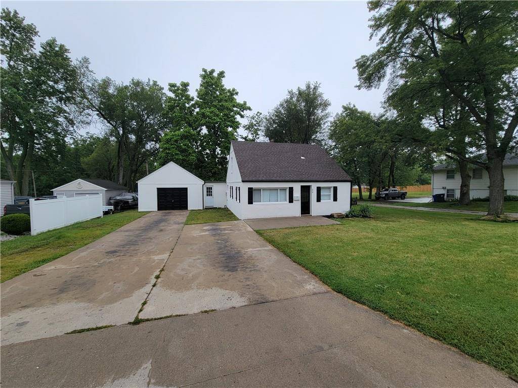 Lee's Summit, MO 64063,604 NE Douglas ST