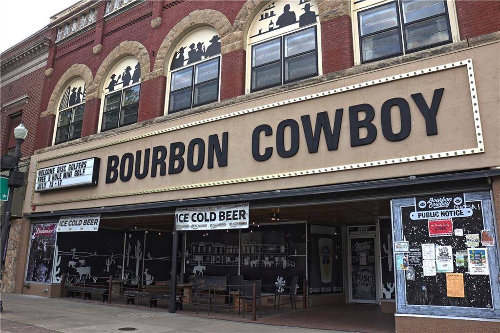 Emporia, KS 66801,605 Commercial ST