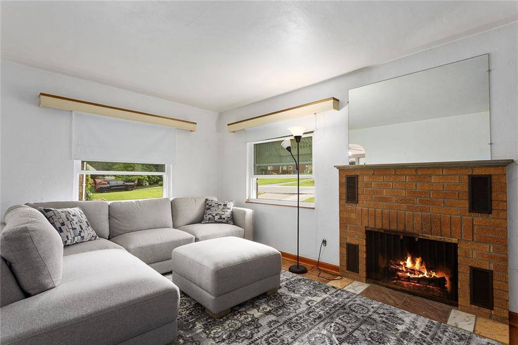 Kansas City, KS 66104,3131 E Barker CIR