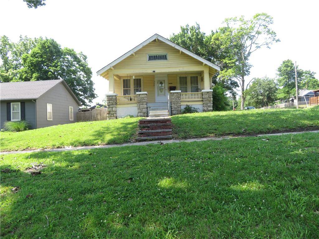 Paola, KS 66071,201 E Ottawa ST