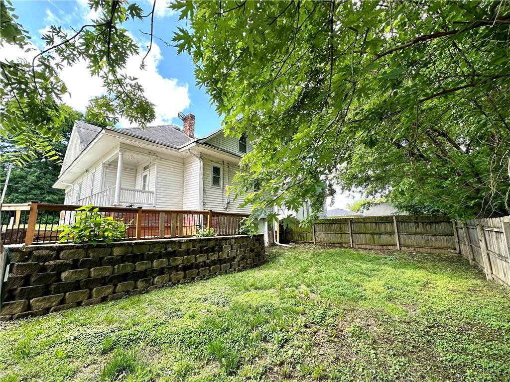St Joseph, MO 64507,1925 Sacramento ST