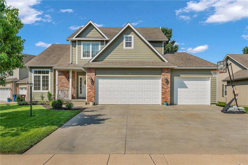 Lawrence, KS 66049,3215 Huntington RD
