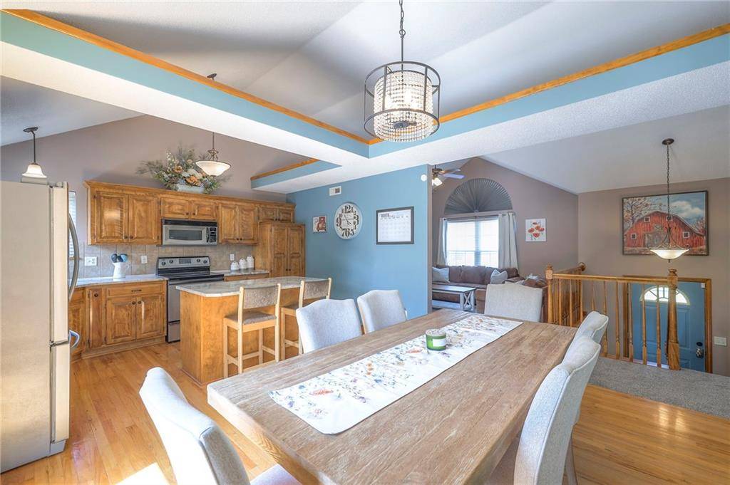 Peculiar, MO 64078,22000 Gracie DR