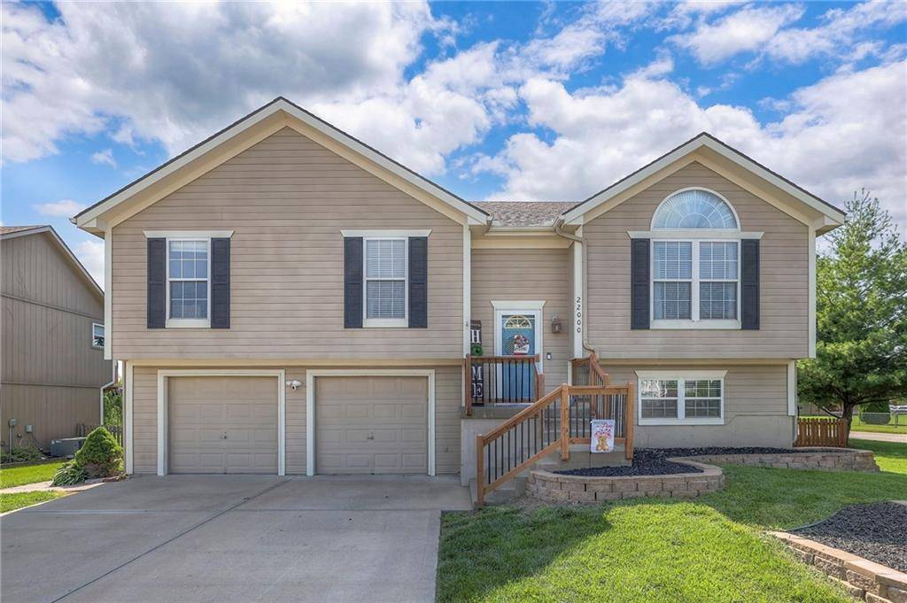 Peculiar, MO 64078,22000 Gracie DR