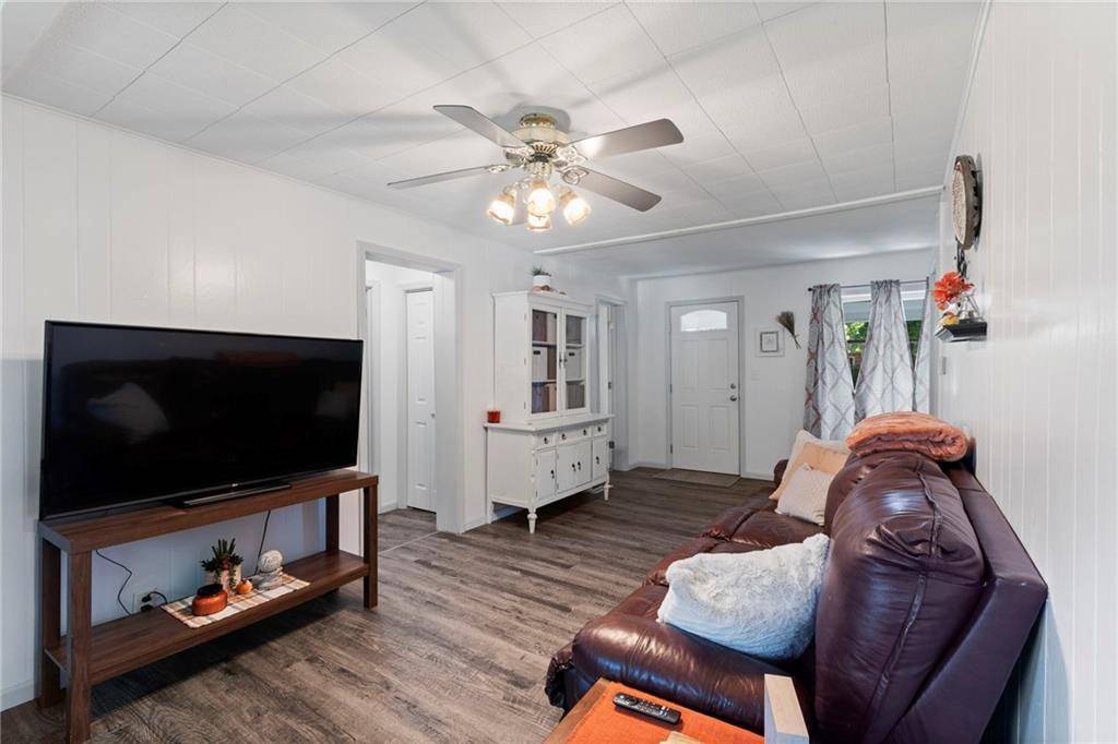 Cameron, MO 64429,811 N Nettleton ST