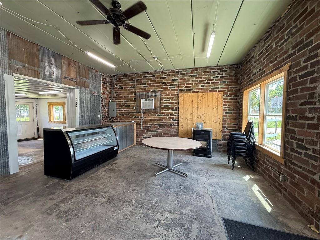 Dover, MO 64022,201 W 24 HWY