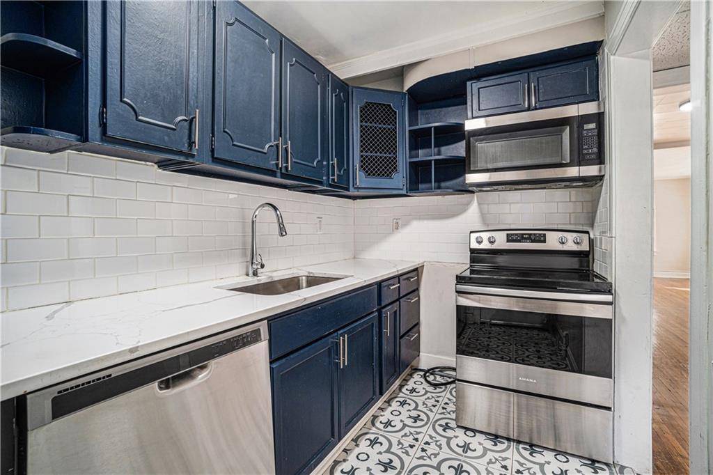 Kansas City, MO 64111,712-714 W 38th ST