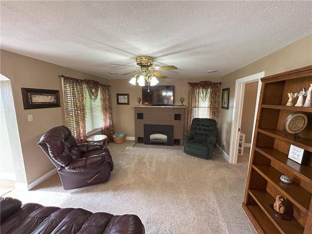 Nevada, MO 64772,1047 N Lynn ST