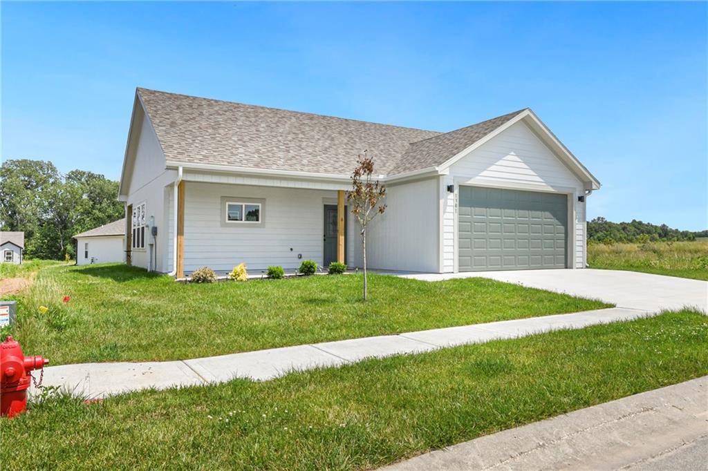 Oak Grove, MO 64075,1301 NE White Oaks LN