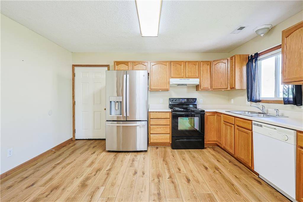 Maryville, MO 64468,405 S Country Club RD