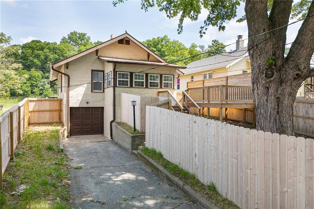 St Joseph, MO 64504,18 E Hyde Park AVE