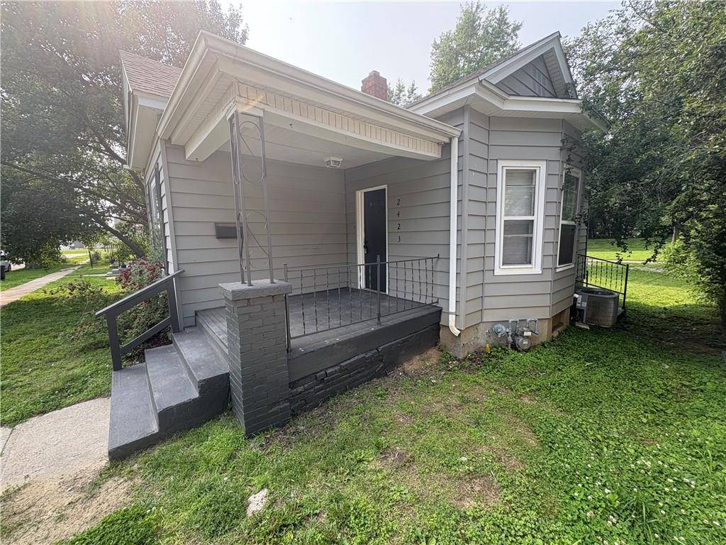 St Joseph, MO 64507,2423 Mary ST