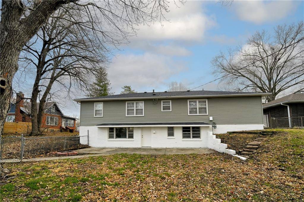 Smithville, MO 64089,506 Hilltop ST