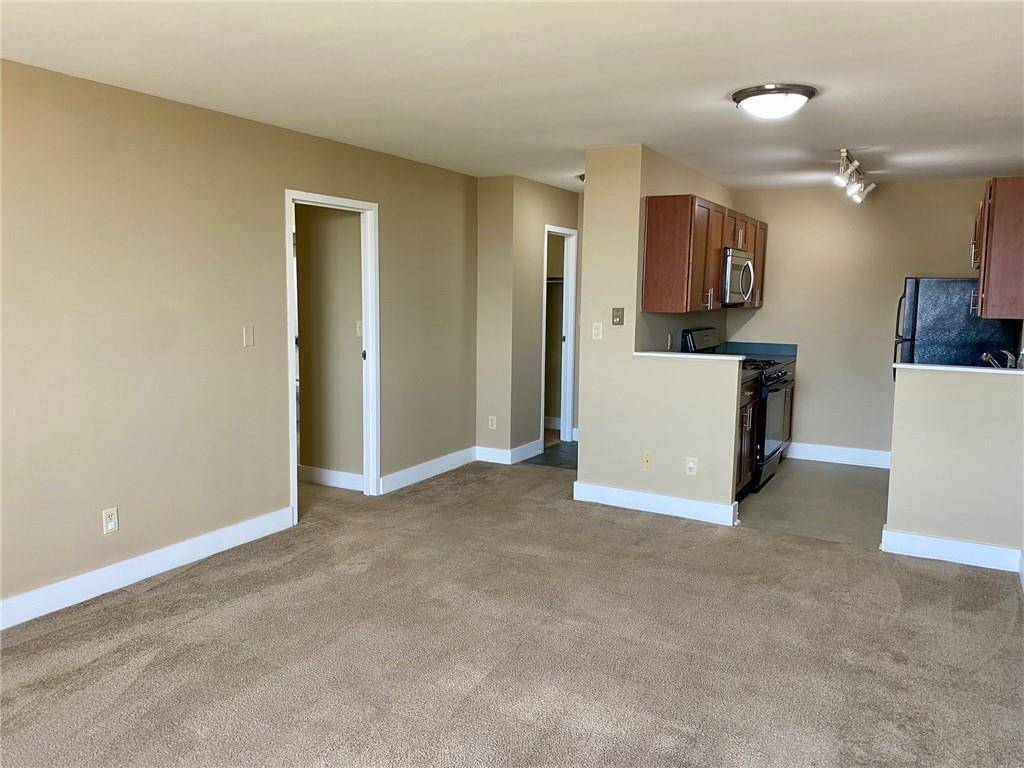 Kansas City, MO 64106,600 E 8th ST #11Q