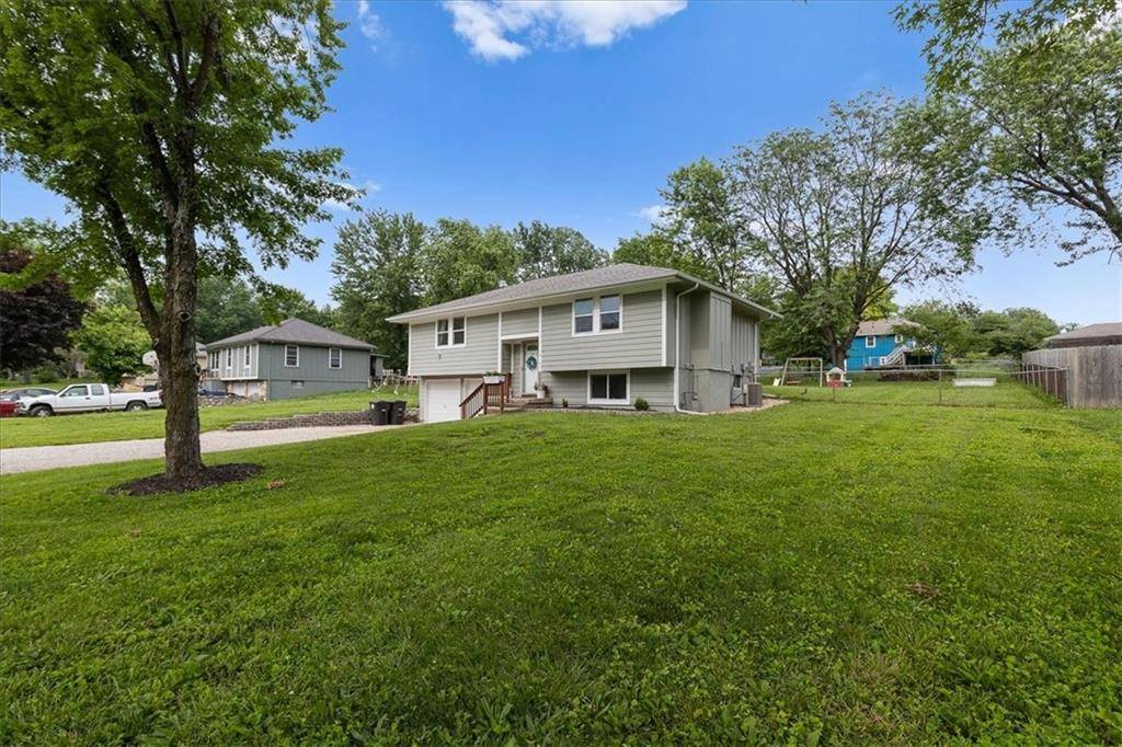 Belton, MO 64012,16105 Richmond AVE
