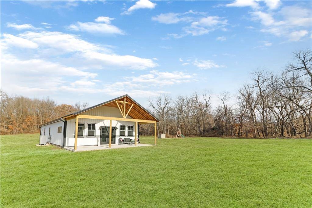 Warrensburg, MO 64093,501 NW 101st RD