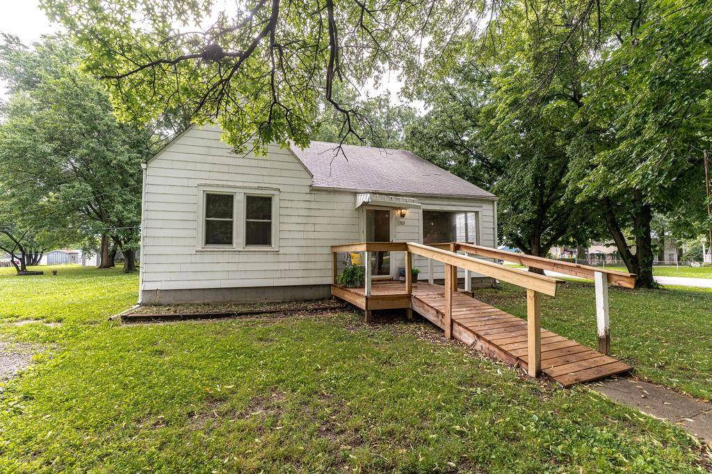 Adrian, MO 64720,103 N Missouri ST