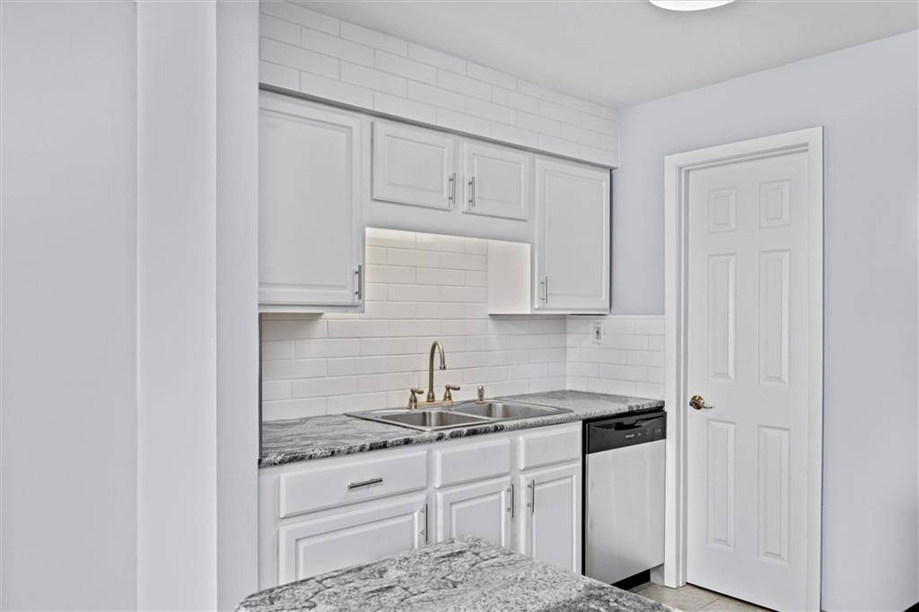 Kansas City, MO 64111,4143 Roanoke RD #10