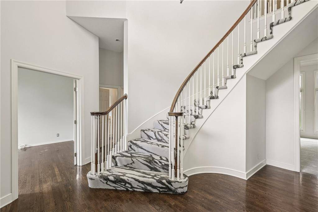 Overland Park, KS 66209,12909 Maple ST