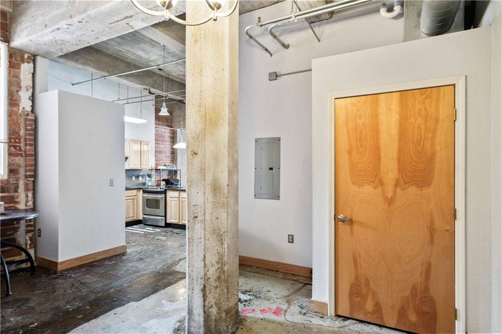 Kansas City, MO 64105,321 W 7th ST #501