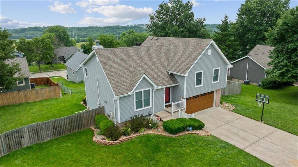 Smithville, MO 64089,101 Shasta Daisy DR