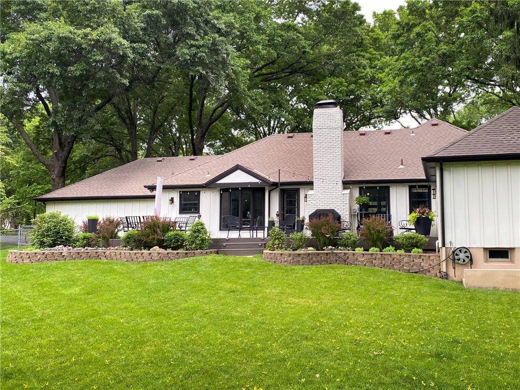 Leawood, KS 66206,2407 W 105 ST