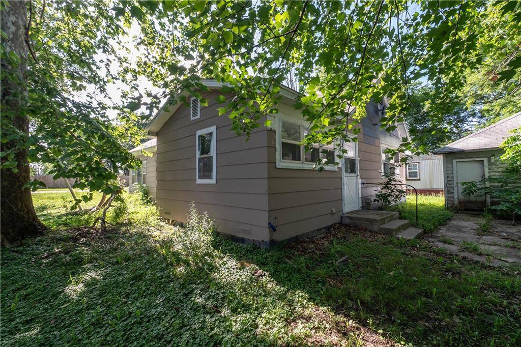Neodesha, KS 66757,1610 N 3rd ST
