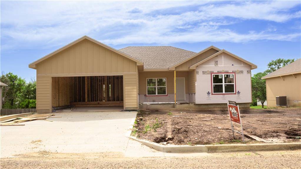 Knob Noster, MO 65336,1105 Charles ST