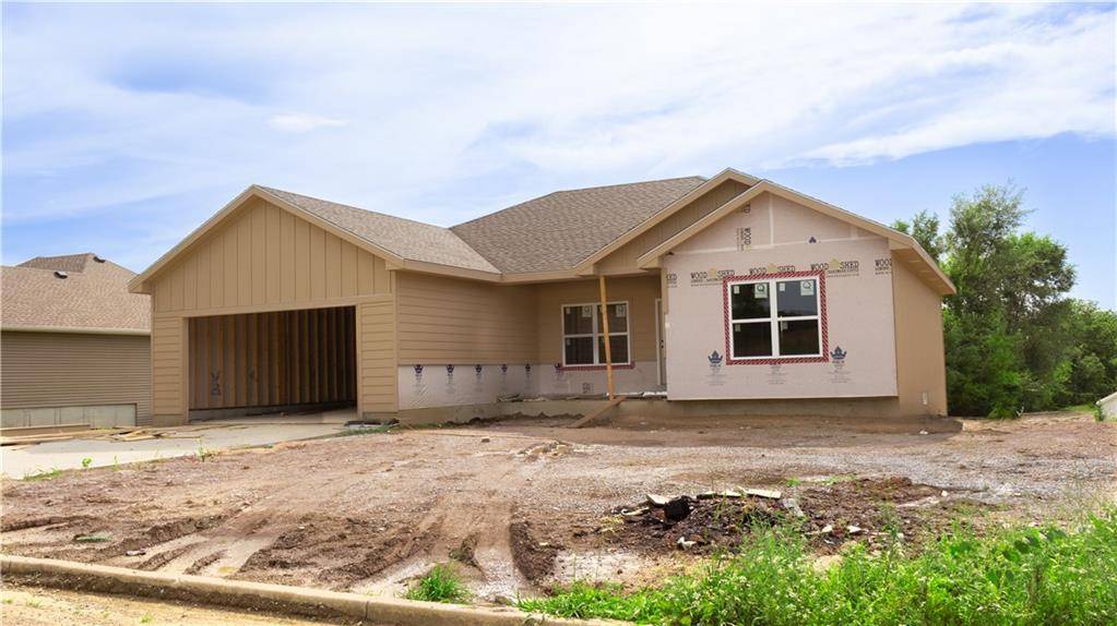 Knob Noster, MO 65336,1105 Charles ST