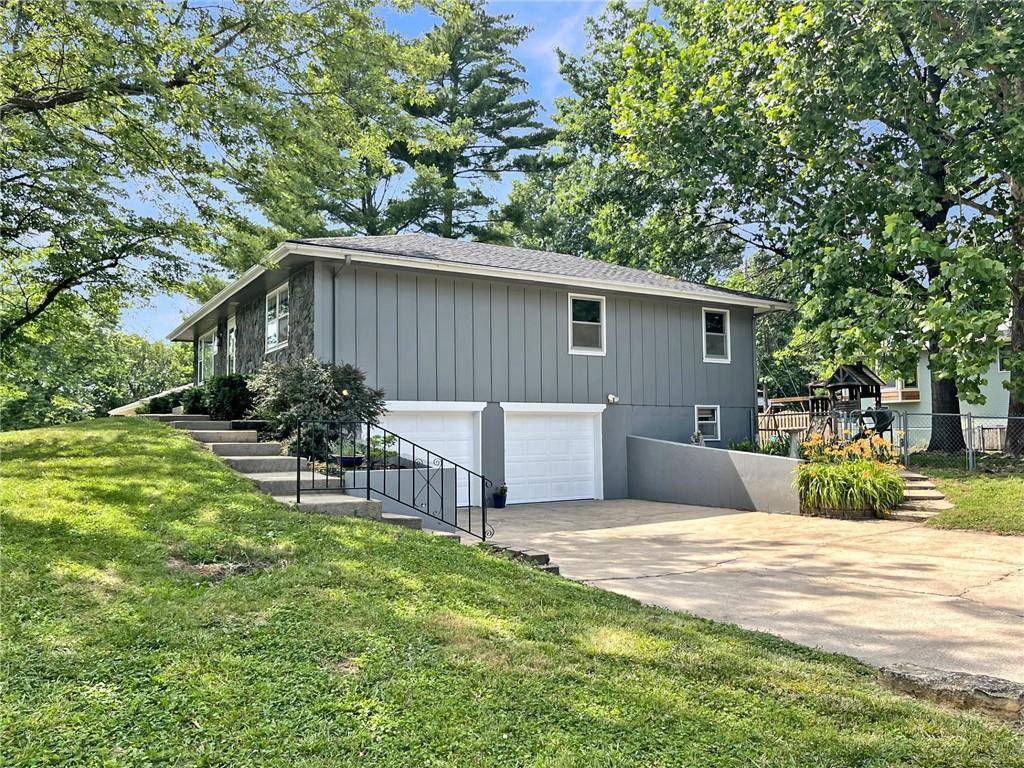 Lansing, KS 66043,118 Fern ST