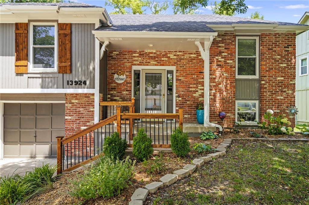 Olathe, KS 66062,13924 S Summertree LN