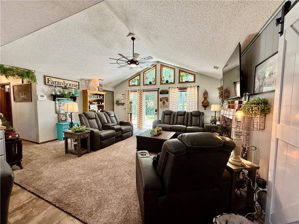 Gallatin, MO 64640,140 Lindberg DR
