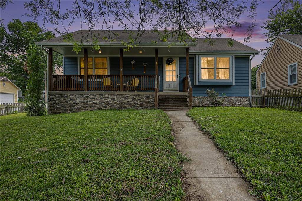 Paola, KS 66071,2 E Virginia ST