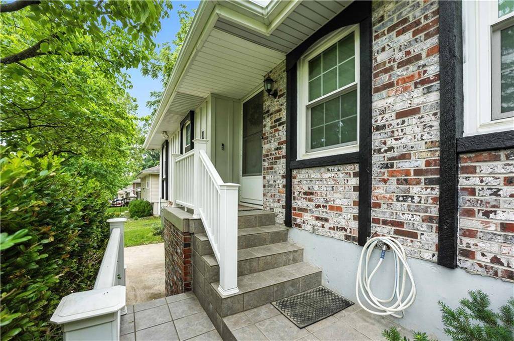 Lee's Summit, MO 64081,1303 SW MISSION PL