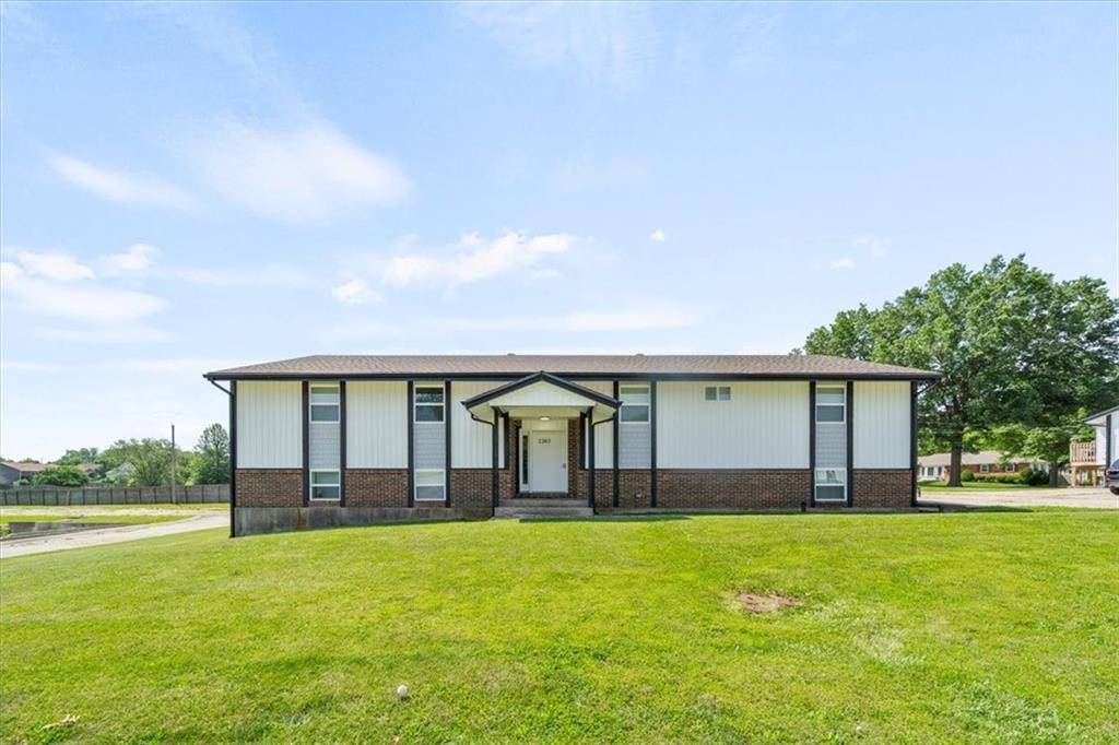 Harrisonville, MO 64701,2203 Mission RD