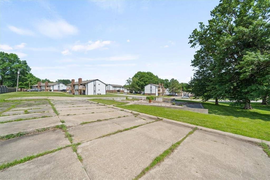 Harrisonville, MO 64701,2205 Mission RD