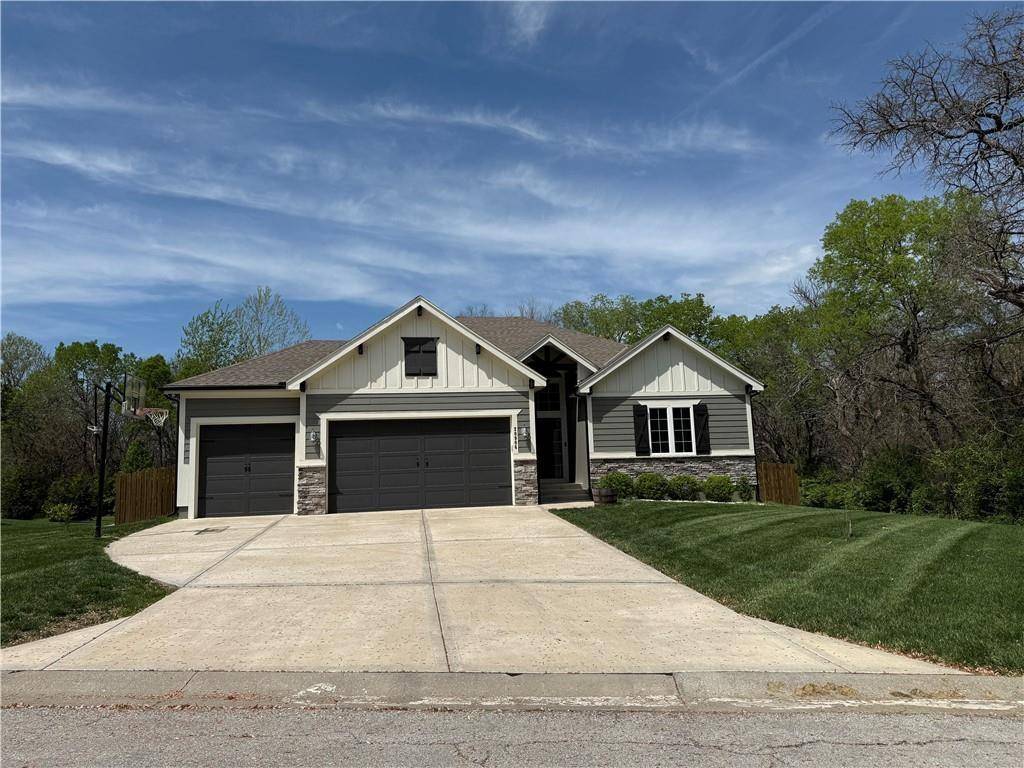 Peculiar, MO 64078,20906 Larkspur DR