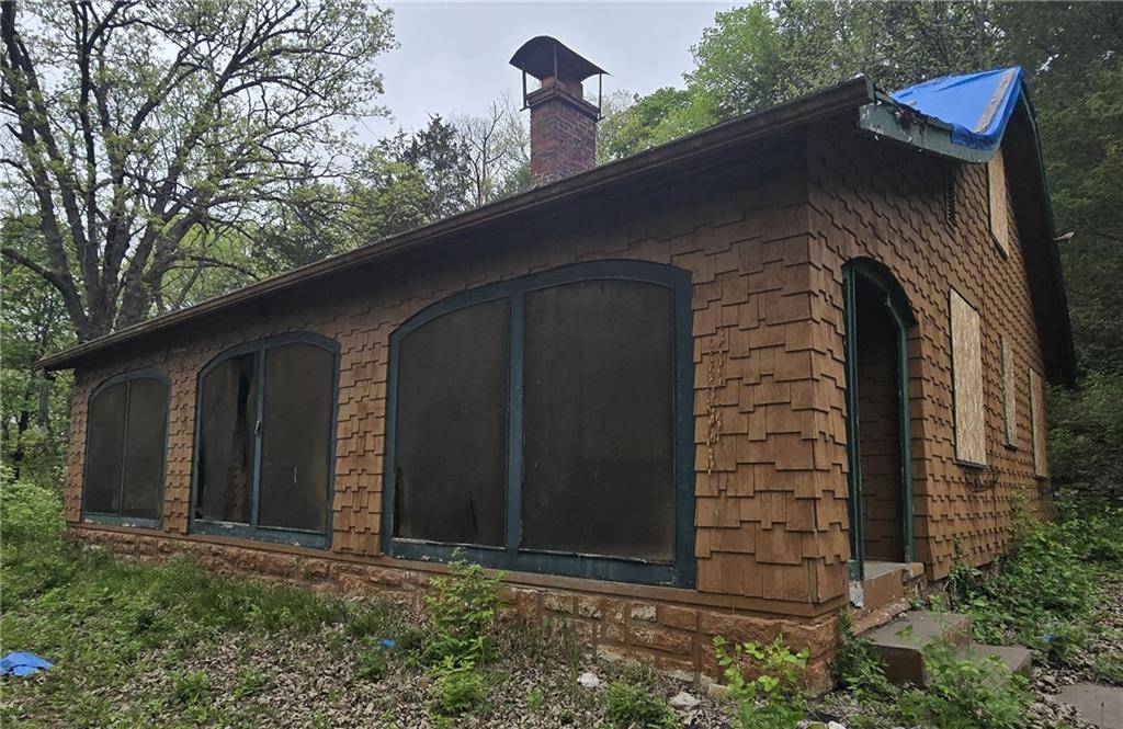 Excelsior Springs, MO 64024,906 Lake Maurer RD