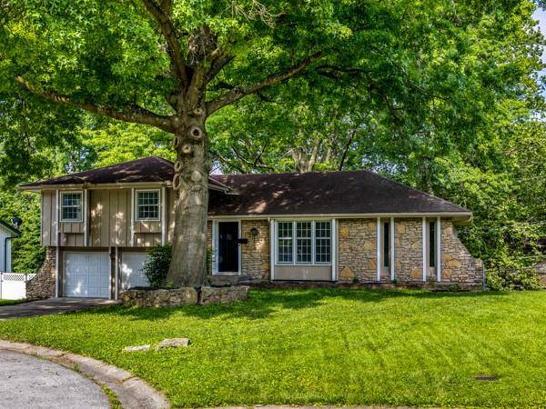 Independence, MO 64055,3822 S TRAIL RIDGE DR