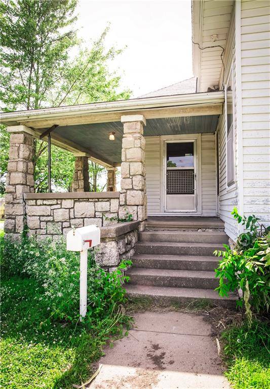 Paola, KS 66071,210 S Mulberry ST