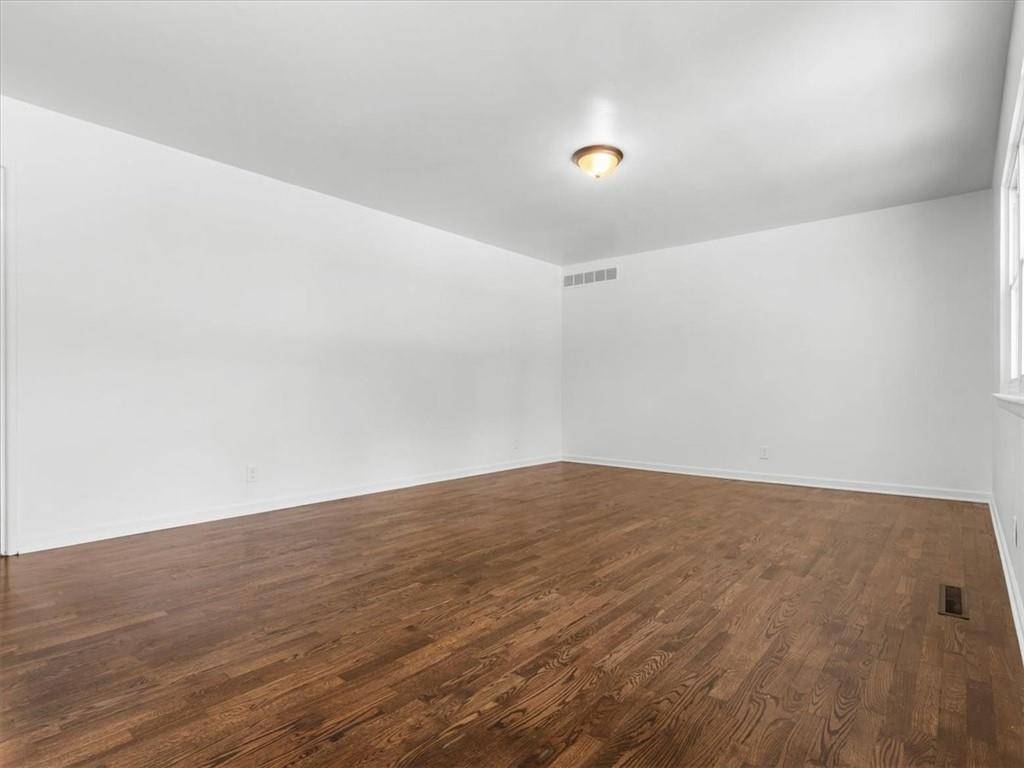 St Joseph, MO 64506,1605 Brookside ST
