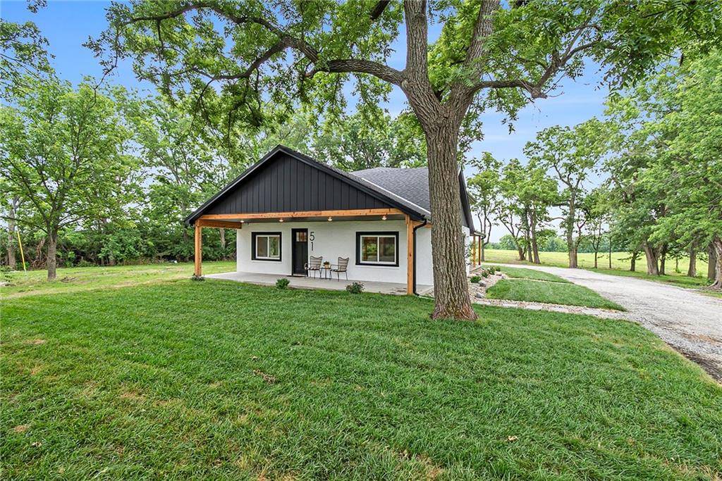 Holt, MO 64048,51 SE 208th ST