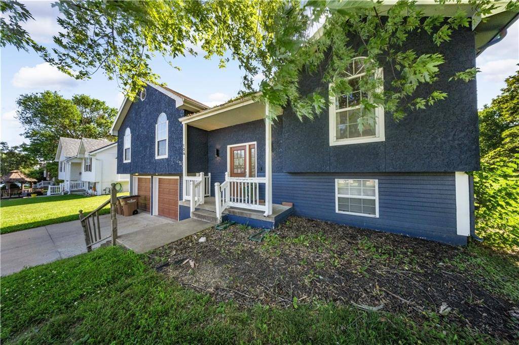 Raymore, MO 64083,104 N Darrowby DR