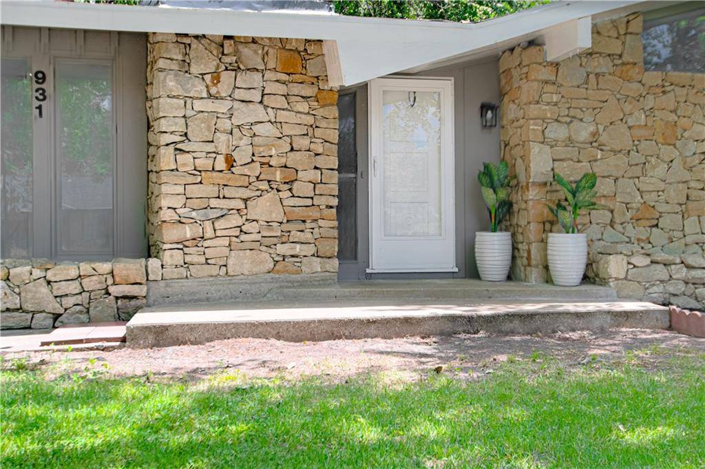 Riverside, MO 64150,931 NW Valley LN