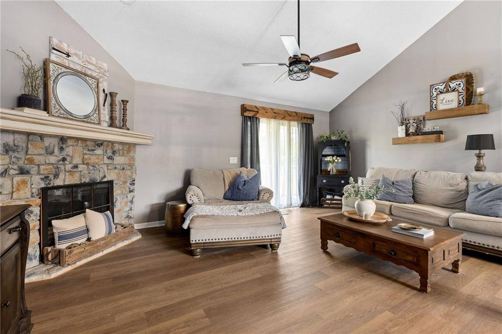 Holt, MO 64048,140 Dykes LN
