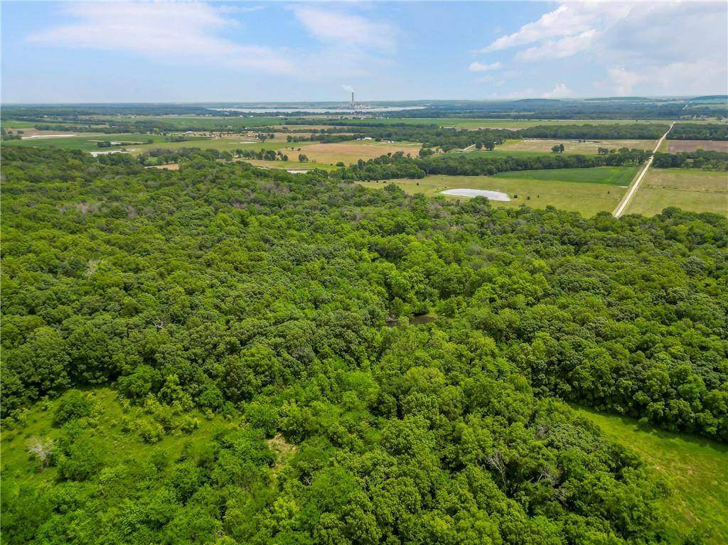 Lacygne, KS 66040,E 2000 RD