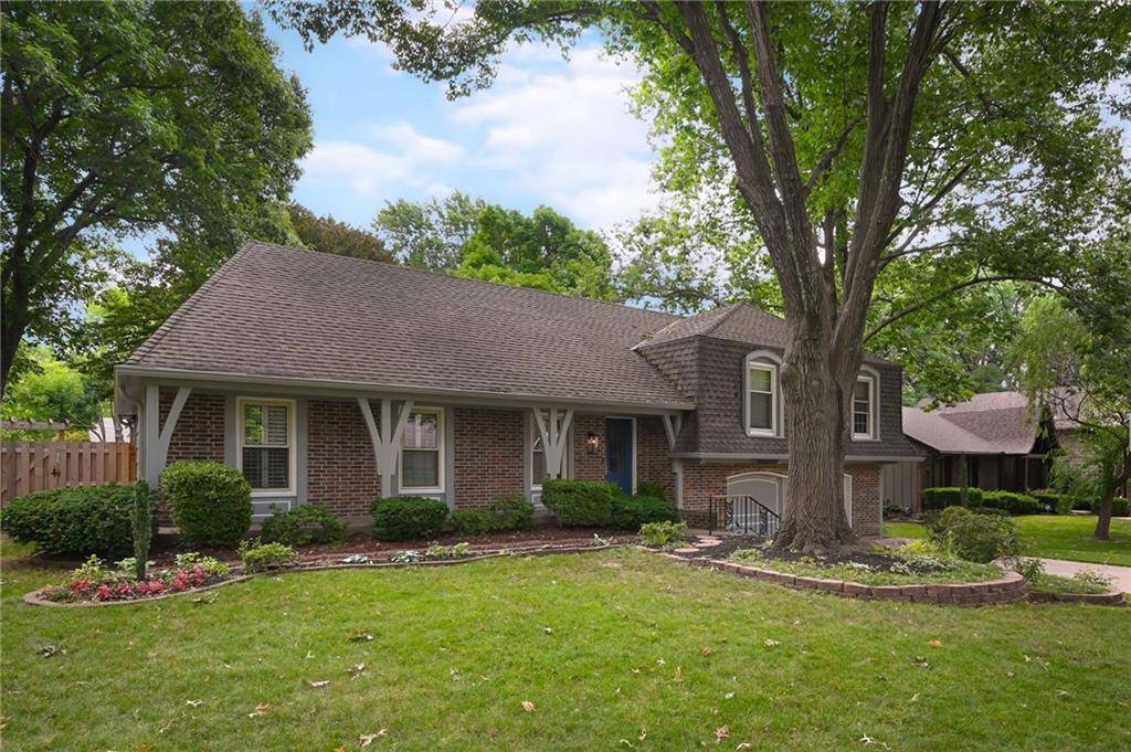 Prairie Village, KS 66207,8821 Birch LN