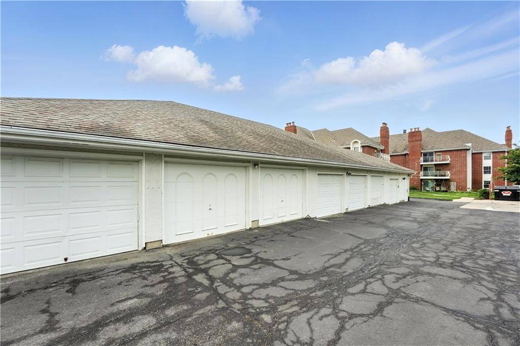 Raytown, MO 64138,8001 Westridge RD #103